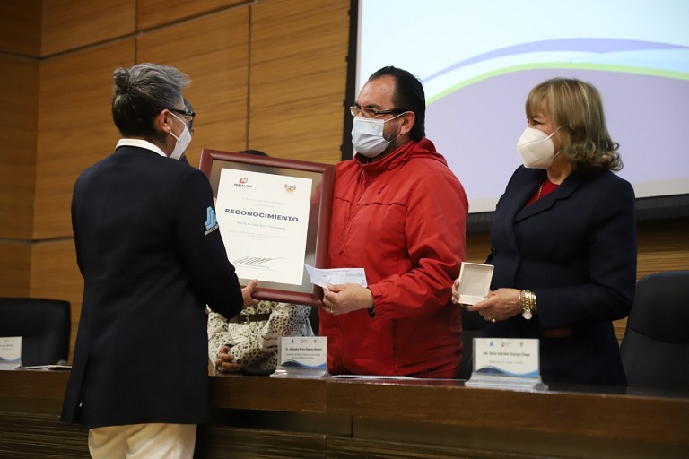 Reconocen a trabajadores de la salud por años de servicio – News Hidalgo
