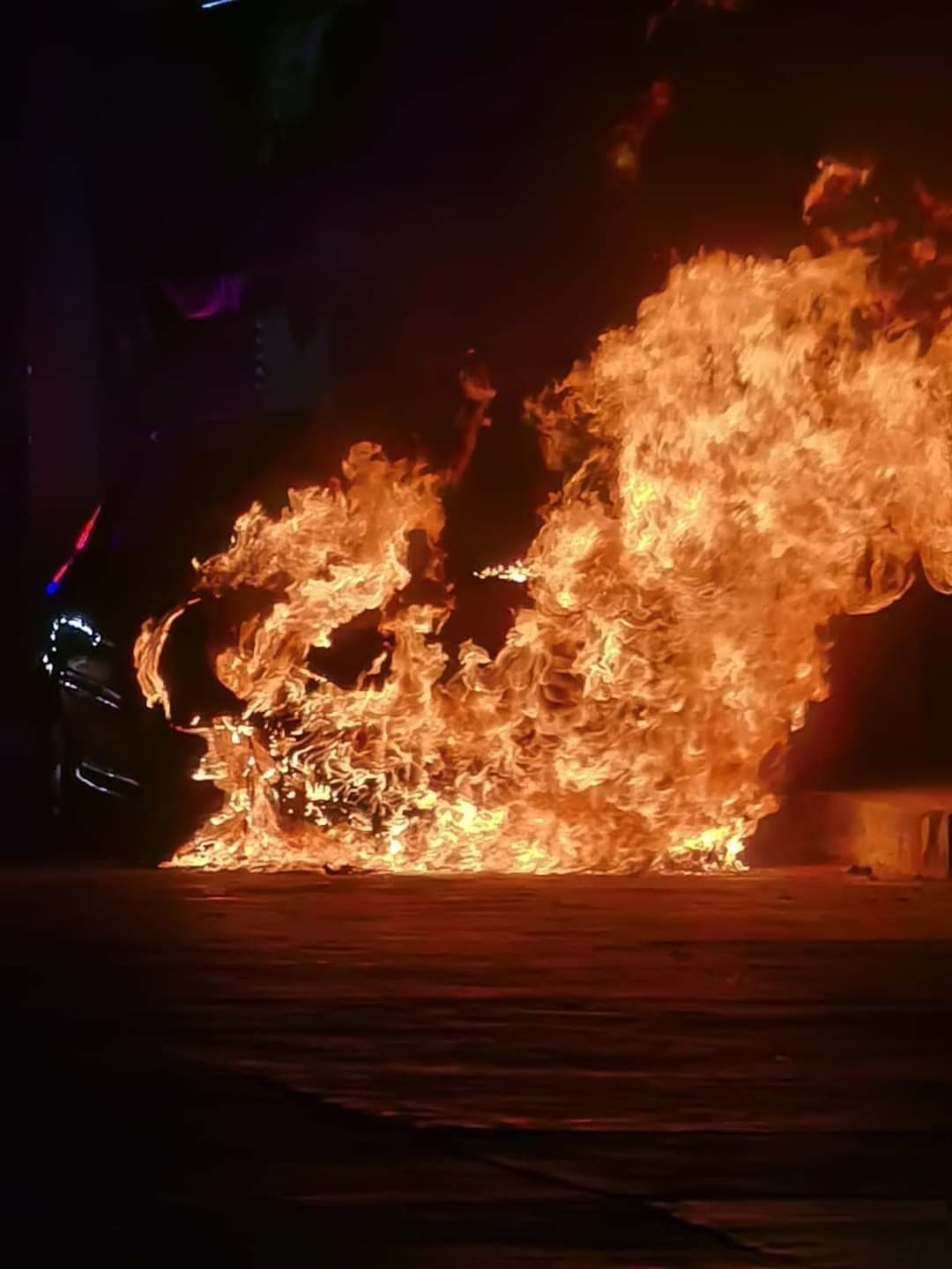 Auto arde en llamas en Actopan News Hidalgo